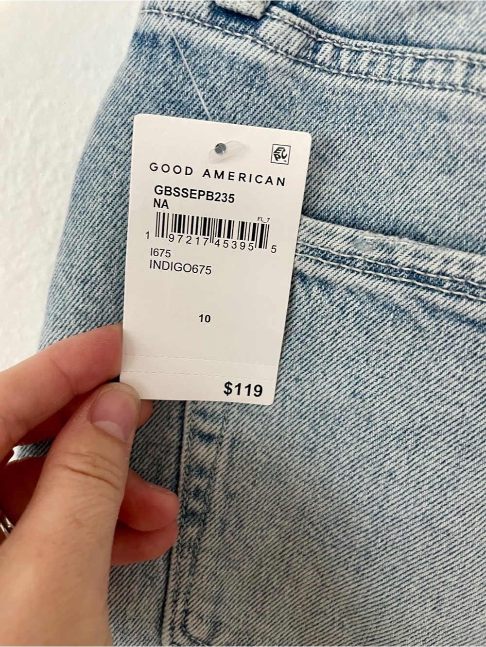 NWT - Good American Bombshell Shorts - Picture 3 of 4
